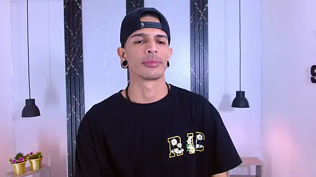 Franvill Trato online show from September 29, 7:32 pm
