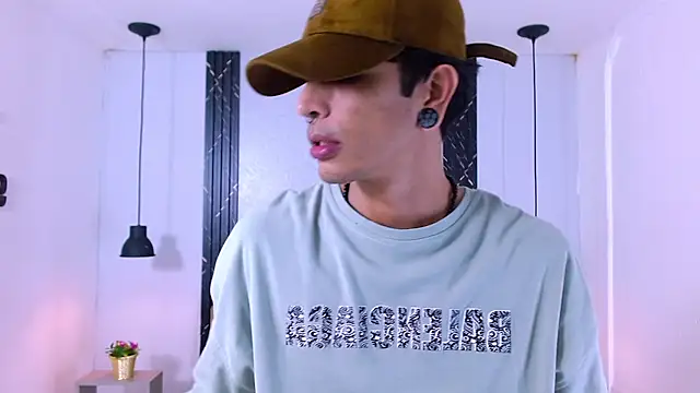 Franvill Trato online show from December 3, 8:15 pm