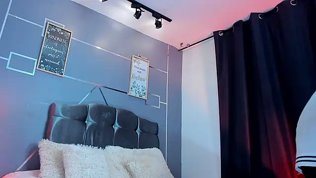 oliver mr  online show from November 3, 2:05 am