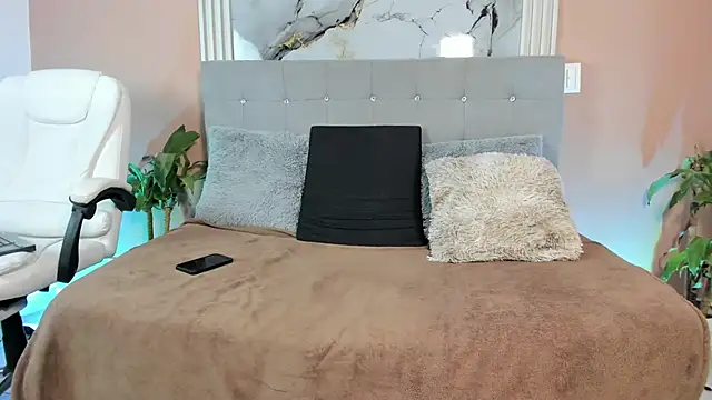  online show from March 11, 12:12 pm