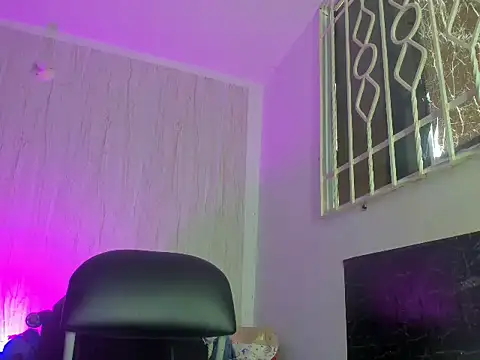 Austihn online show from June 12, 7:33 pm