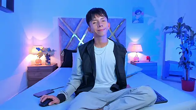 Hyunjin Son online show from October 17, 11:20 pm