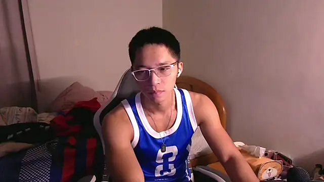 iron0401 online show from March 7, 7:00 pm