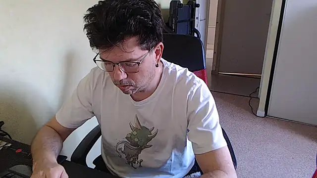 blueandwhite1 online show from April 4, 8:44 am