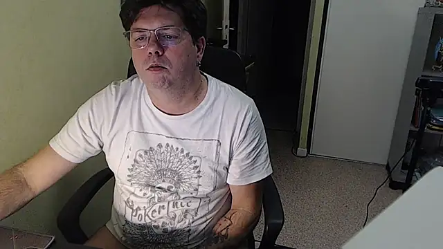 blueandwhite1 online show from December 20, 4:47 pm