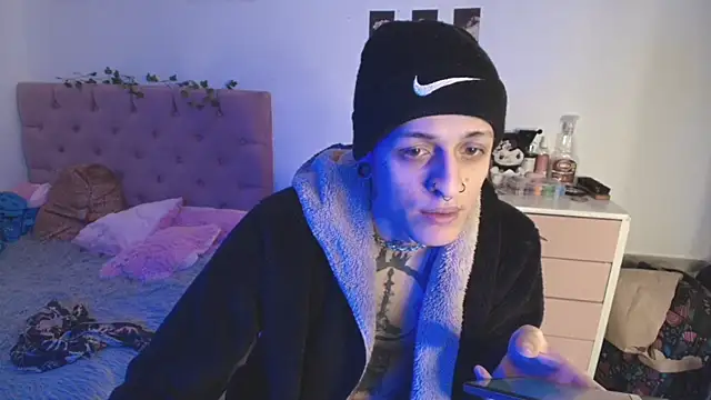 2cyboy  online show from October 11, 9:41 pm