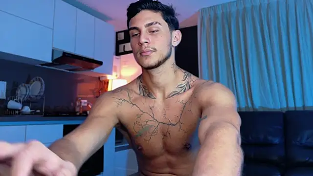 Snapshot of LeoCavalli_ chatting on October 9, 4:34 pm LeoCavalli online show from October 9, 4:34 pm