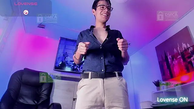 Briam Hornet  online show from September 23, 9:14 pm