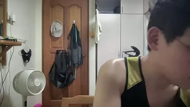 Snapshot of Passionatetwink2 chatting on October 2, 9:57 am Passionatetwink2 online show from October 2, 9:57 am