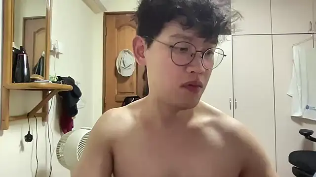Snapshot of Passionatetwink2 chatting on September 25, 12:04 pm Passionatetwink2 online show from September 25, 12:04 pm