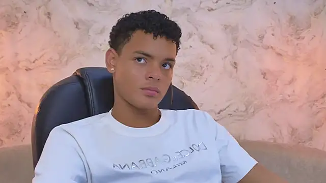 Valentino Thompson online show from October 19, 7:06 pm