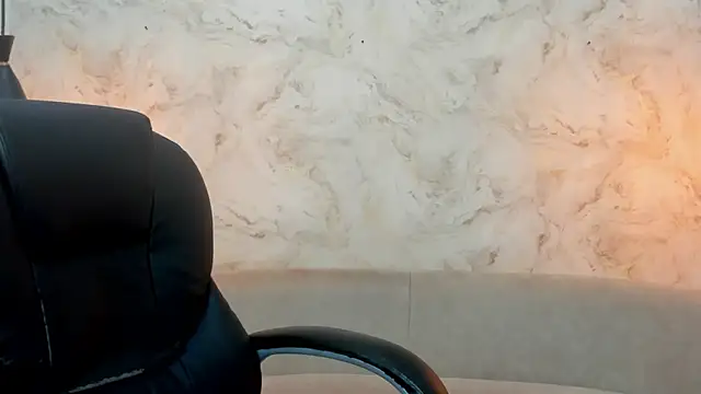 Valentino Thompson online show from November 8, 8:56 pm