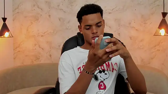 Valentino Thompson online show from November 10, 8:14 pm