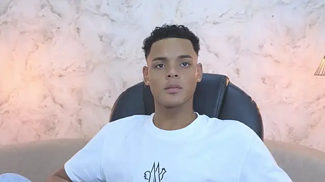 Valentino Thompson online show from October 28, 8:44 pm