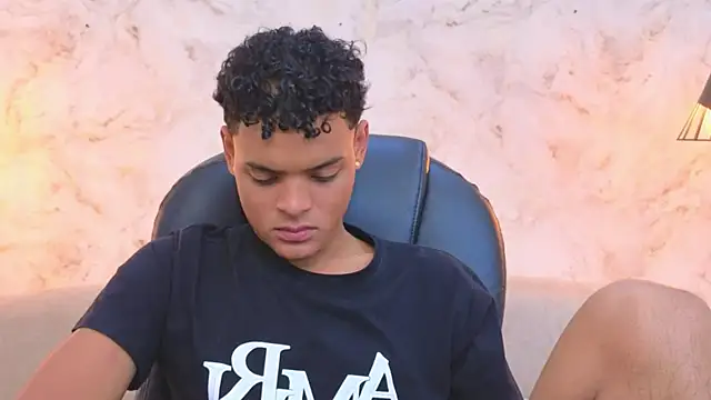 Valentino Thompson online show from October 13, 8:04 pm