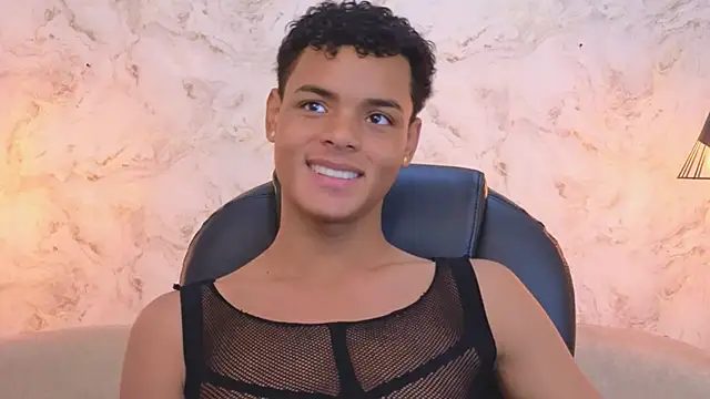 Valentino Thompson online show from October 20, 8:02 pm