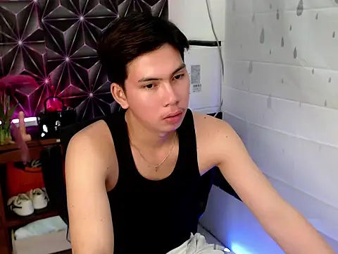 ursweet jade online show from November 11, 2:11 pm