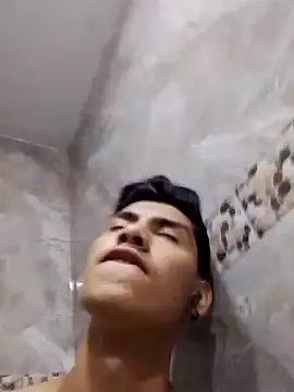 aispuro8505 online show from October 12, 7:46 am