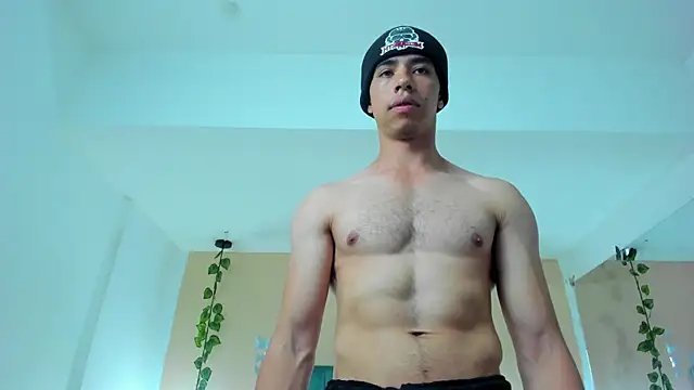 Muscle Scott online show from December 1, 2:31 pm