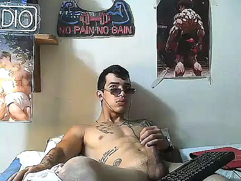 Snapshot of Strongcockfitness chatting on September 13, 5:52 am Strongcockfitness online show from September 13, 5:52 am