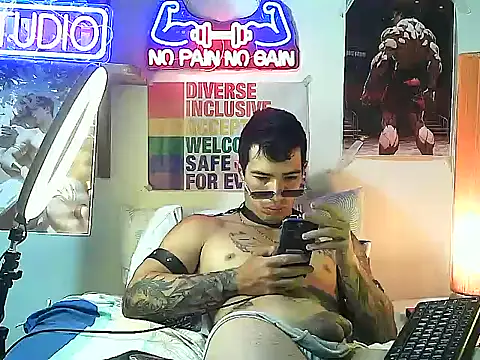 Snapshot of Strongcockfitness chatting on September 16, 11:38 pm Strongcockfitness online show from September 16, 11:38 pm