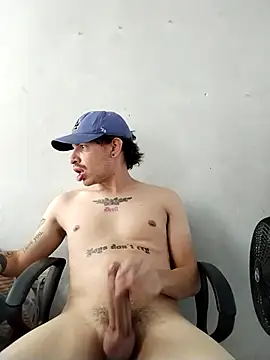 Snapshot of Bruno_hard20 chatting on October 9, 2:11 pm Bruno hard20 online show from October 9, 2:11 pm