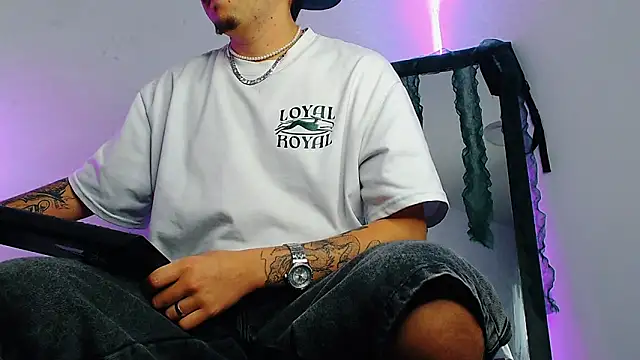 liamty luxor online show from January 14, 5:56 am