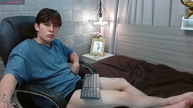Iantwink18 online show from September 28, 11:58 pm