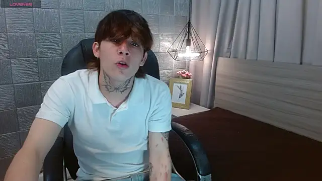 Iantwink18 online show from October 2, 7:29 pm