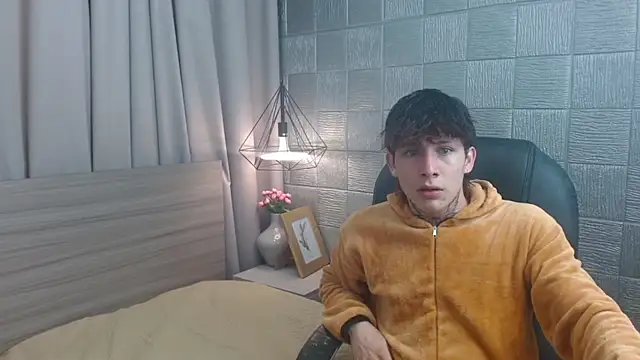 Iantwink18 online show from September 11, 4:22 am
