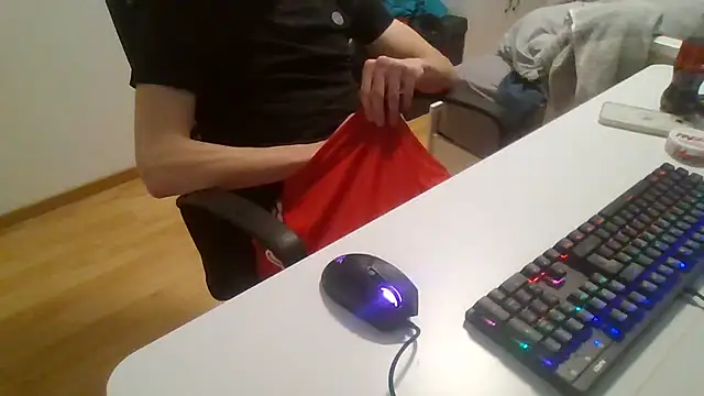 elox33 online show from April 16, 10:26 am