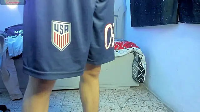 SantiagoRusso18 online show from November 1, 7:40 pm