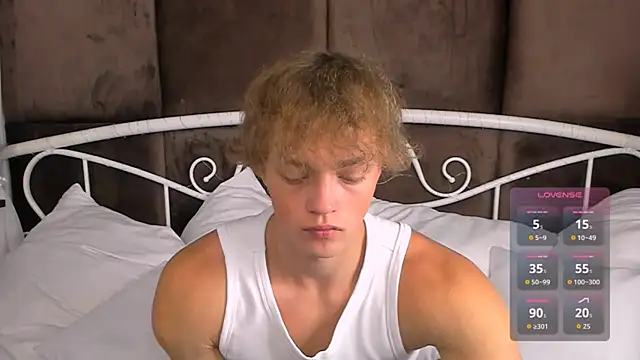 ChaseMuscular online show from October 19, 3:37 pm