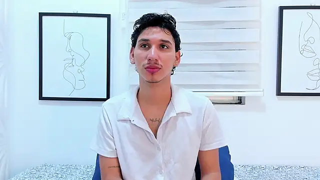 axel alvareez online show from October 4, 3:44 am