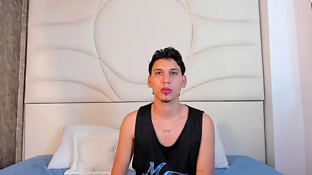 axel alvareez online show from September 12, 3:50 am