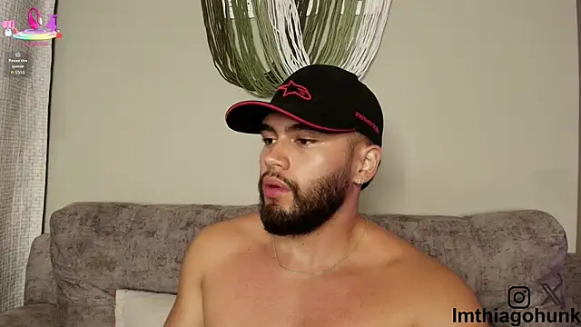 Snapshot of ThiagoHunk chatting on October 2, 4:49 am ThiagoHunk online show from October 2, 4:49 am