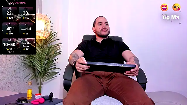 Hershell Fit online show from October 6, 6:12 pm
