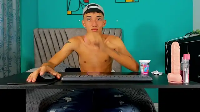 Maikol Ortiz online show from April 8, 12:47 pm