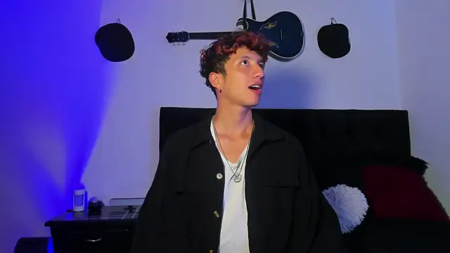 mhatias  online show from April 12, 4:58 am