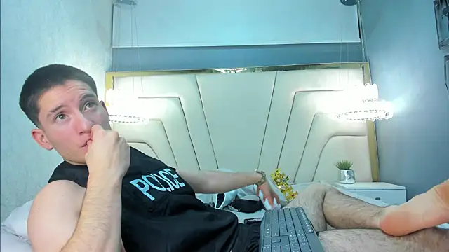 Snapshot of HunterHeat_ chatting on September 21, 1:11 pm HunterHeat online show from September 21, 1:11 pm
