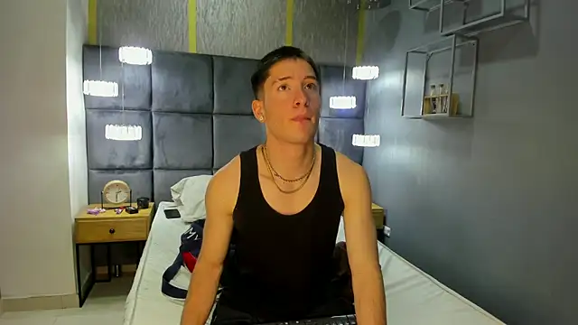 Snapshot of HunterHeat_ chatting on September 17, 12:39 pm HunterHeat online show from September 17, 12:39 pm