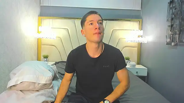 Snapshot of HunterHeat_ chatting on September 23, 11:31 am HunterHeat online show from September 23, 11:31 am