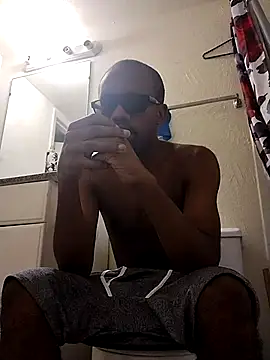 Snapshot of moneybaggtj chatting on September 22, 3:33 pm moneybaggtj online show from September 22, 3:33 pm
