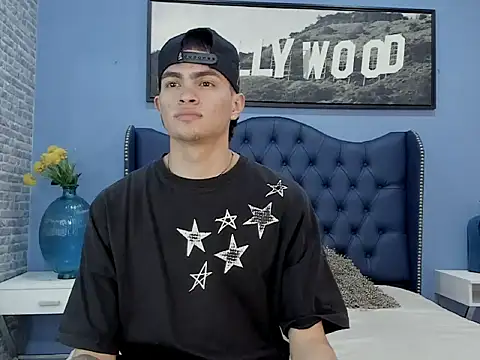 Casper White  online show from October 2, 5:22 am