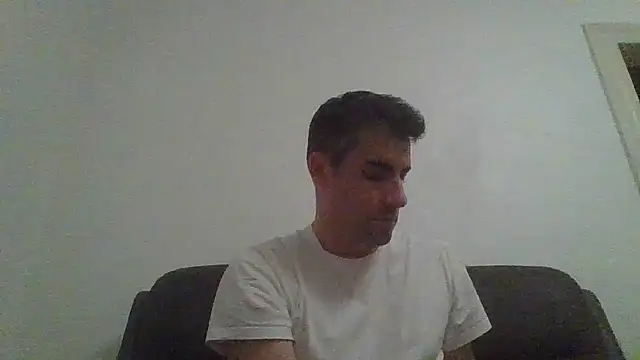 JulioIsHere4you online show from November 8, 8:23 pm