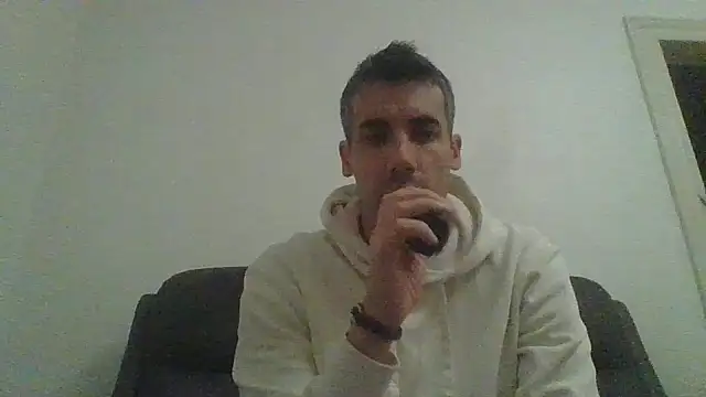 JulioIsHere4you online show from October 16, 6:05 pm