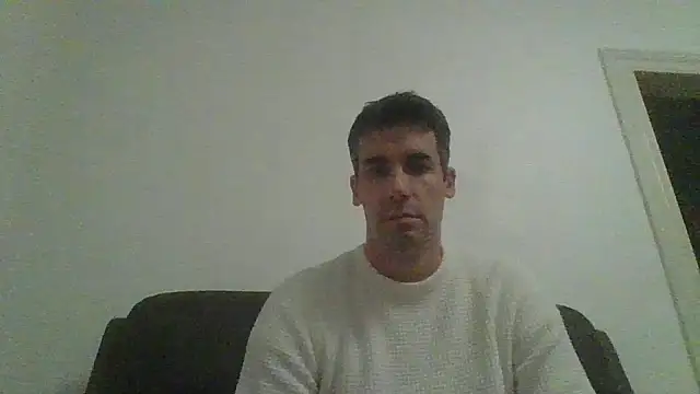 Snapshot of JulioIsHere4you chatting on September 27, 1:03 am JulioIsHere4you online show from September 27, 1:03 am