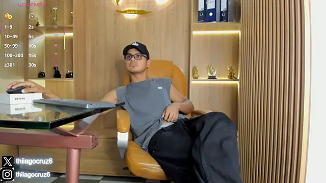 Tthiago cruz online show from September 12, 9:04 pm