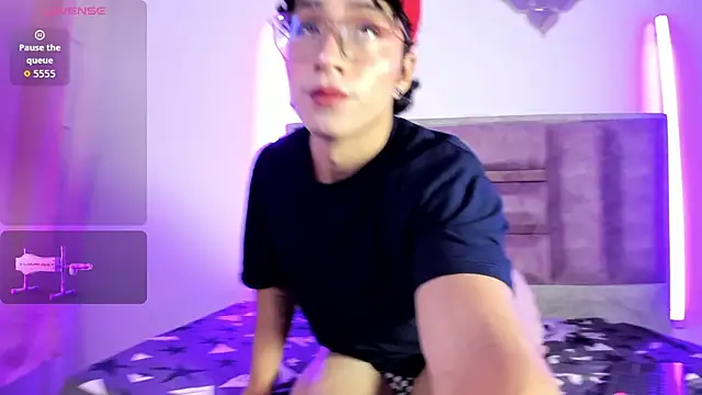 0anonimo bottom1 online show from October 10, 1:49 pm