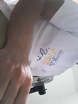 Andr3s69xxx online show from September 25, 4:17 pm